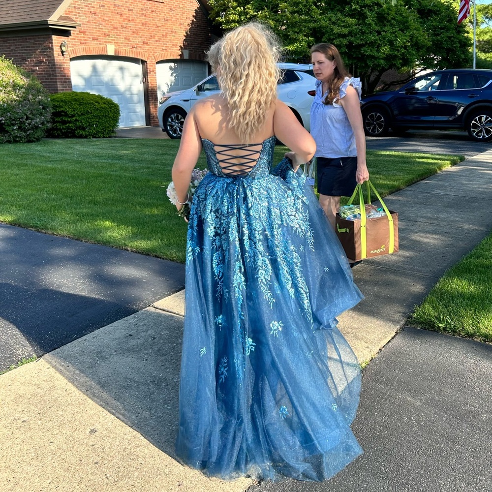 Elegant Blue Lace-Up Gown